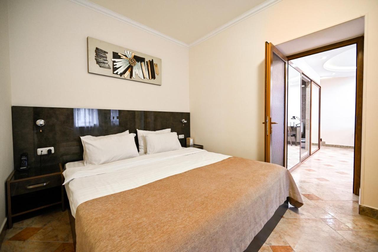 Skyline Hotel Jerevan Eksteriør billede