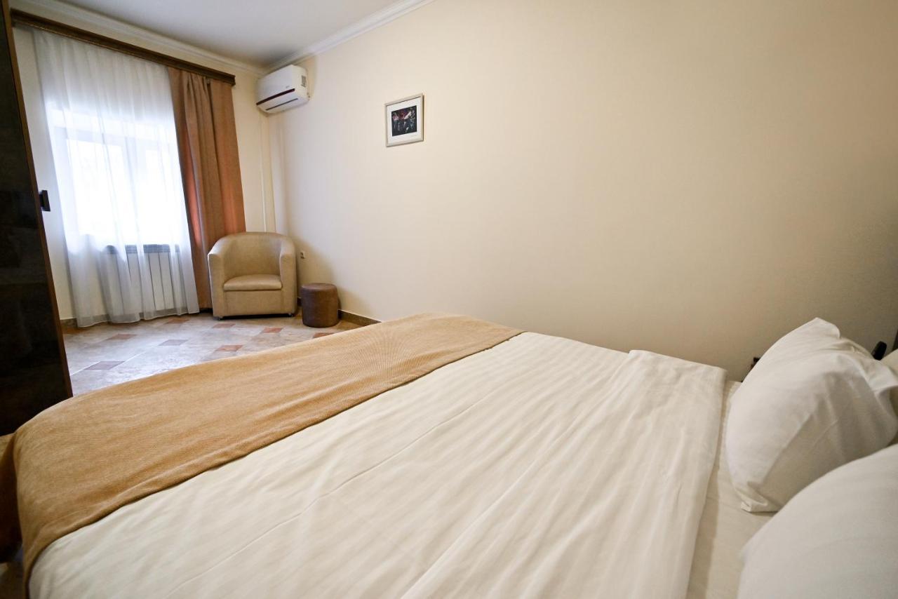 Skyline Hotel Jerevan Eksteriør billede