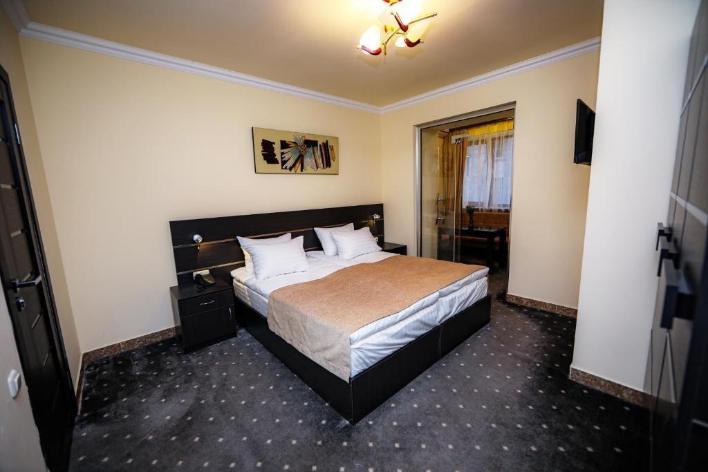 Skyline Hotel Jerevan Eksteriør billede